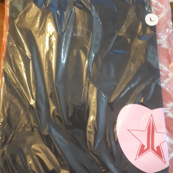 Exclusive Jeffree Star Valentine's mystery shirt